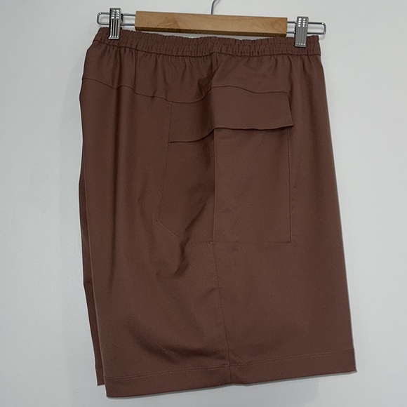 Lululemon Utilitarian Cargo Short 9" in Artifact - Picture 7 of 10